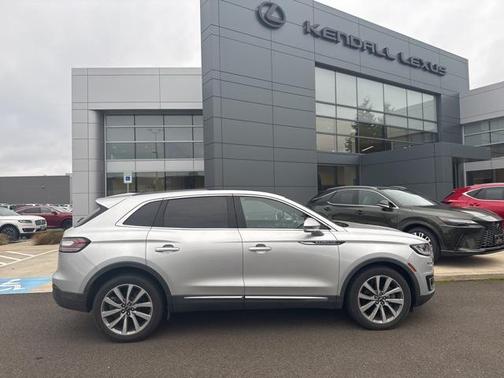 2019 Lincoln Nautilus Select