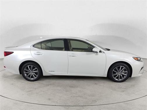 2018 Lexus ES 300h Base