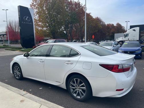 2018 Lexus ES 300h Base
