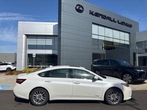 2018 Toyota Avalon Hybrid Limited