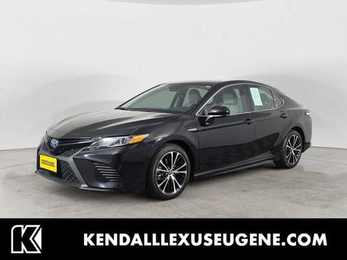 Midnight Black Metallic 2020 Toyota Camry SE