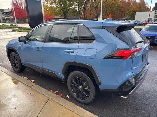 2022 Toyota RAV4 Hybrid SE