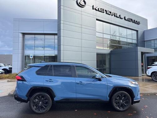 2022 Toyota RAV4 Hybrid SE