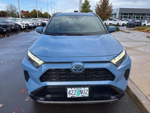 2022 Toyota RAV4 Hybrid SE