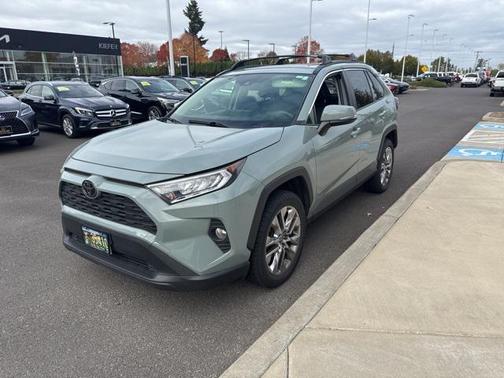 2019 Toyota RAV4 XLE Premium