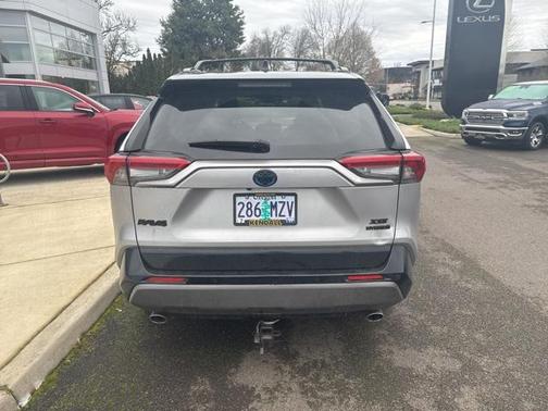 2021 Toyota RAV4 Hybrid SE