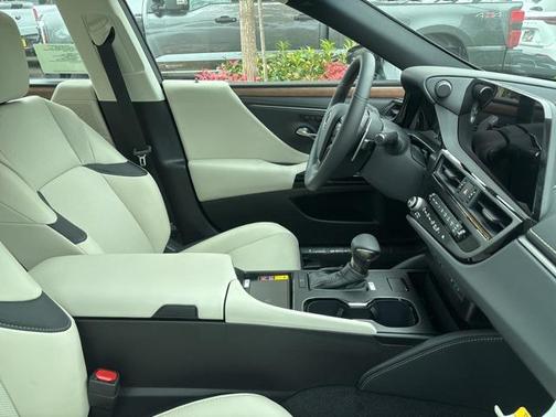 2025 Lexus ES 350 Base