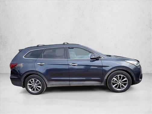 2018 Hyundai SANTA FE SE