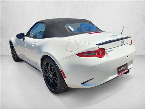 Snowflake White Pearl 2026 Mazda MX-5 Miata Club
