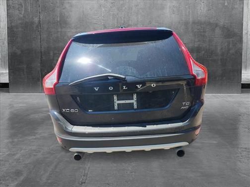 2012 Volvo XC60 T6 R-Design Platinum