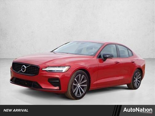 2022 Volvo S60 B5 Momentum