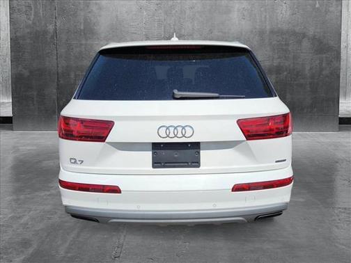 2019 Audi Q7 45 Premium Plus