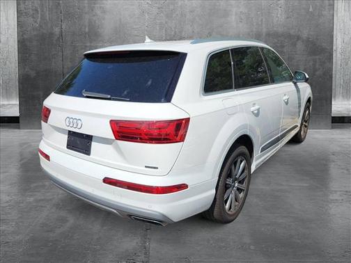 2019 Audi Q7 45 Premium Plus