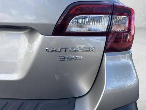 Tungsten Metallic 2018 Subaru Outback 3.6R Limited