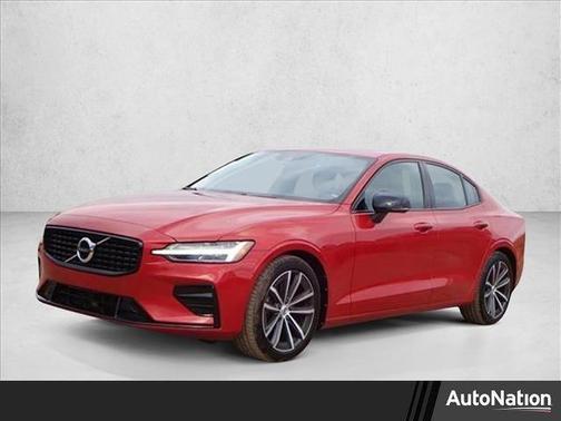 2022 Volvo S60 B5 Momentum