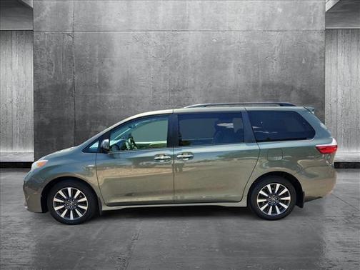 2019 Toyota Sienna XLE