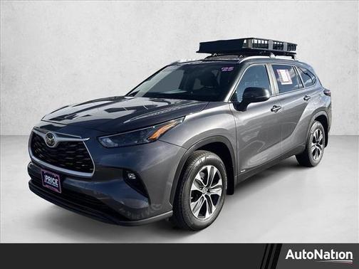 2025 Toyota Highlander Hybrid XLE