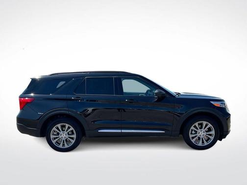 AGATE BLACK METALLIC 2023 Ford Explorer XLT
