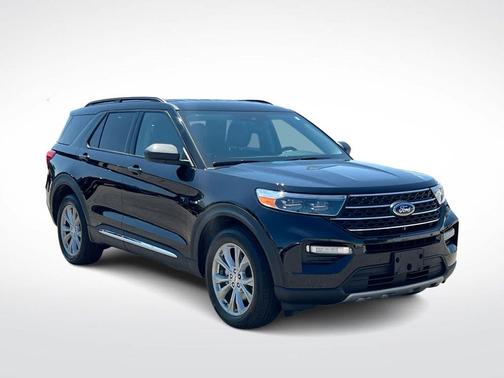 AGATE BLACK METALLIC 2023 Ford Explorer XLT