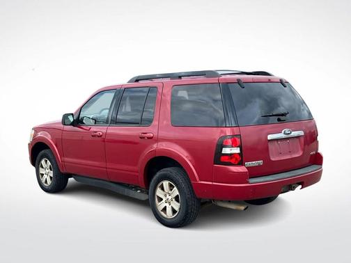 Sangria Red Metallic 2010 Ford Explorer XLT