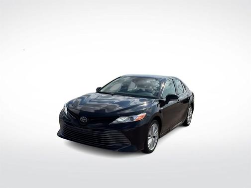 2020 Toyota Camry Hybrid XLE