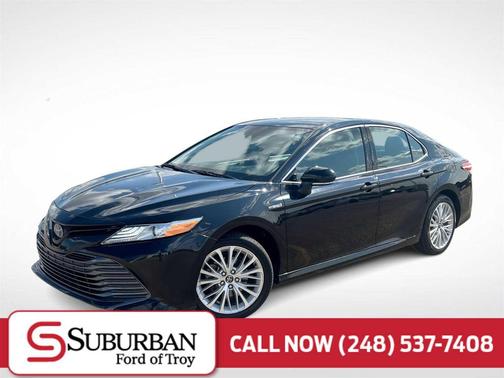 2020 Toyota Camry Hybrid XLE