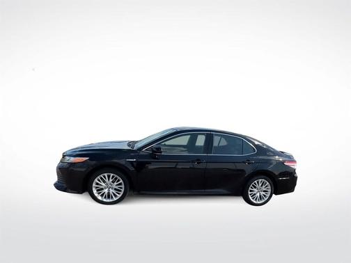 2020 Toyota Camry Hybrid XLE