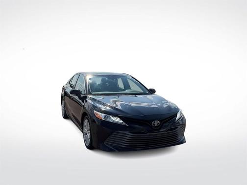 2020 Toyota Camry Hybrid XLE