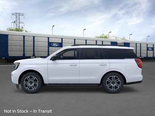 Star White Metallic Tri-Coat 2026 Ford Expedition Active