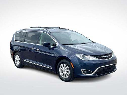 Jazz Blue Pearlcoat 2018 Chrysler Pacifica Touring-L Plus