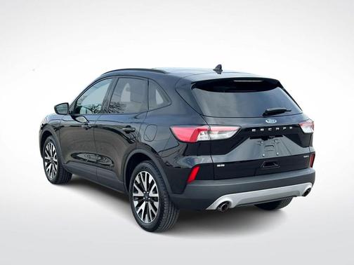 AGATE BLACK METALLIC 2020 Ford Escape SE