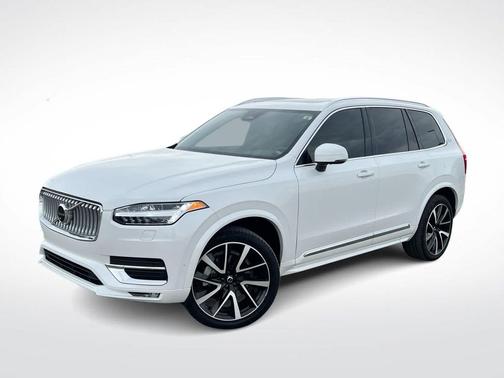 Crystal White Metallic 2023 Volvo XC90 B6 Plus 7-Seater