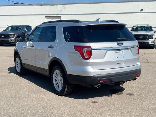 INGOT SILVER METALLIC 2017 Ford Explorer Base