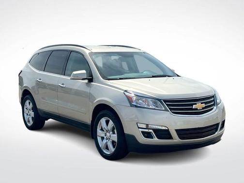Champagne Silver Metallic 2016 Chevrolet Traverse 1LT
