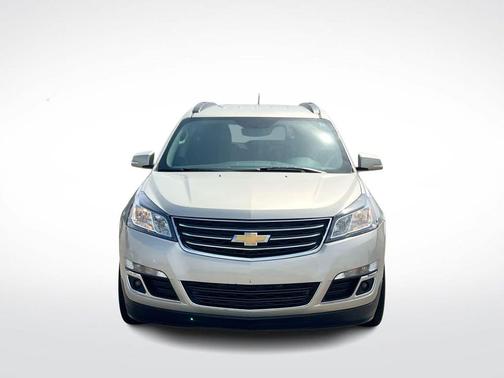 Champagne Silver Metallic 2016 Chevrolet Traverse 1LT