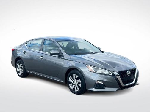 Gun Metallic 2020 Nissan Altima S FWD