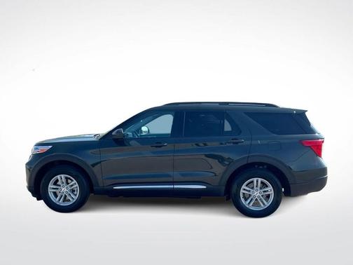Forged Green Metallic 2024 Ford Explorer XLT