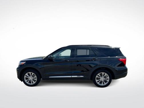AGATE BLACK METALLIC 2023 Ford Explorer XLT