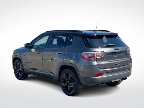 Granite Crystal Metallic Clearcoat 2019 Jeep Compass Latitude