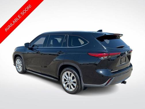 Midnight Black Metallic 2021 Toyota Highlander Limited