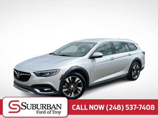 Quicksilver Metallic 2018 Buick Regal TourX Essence