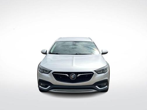Quicksilver Metallic 2018 Buick Regal TourX Essence