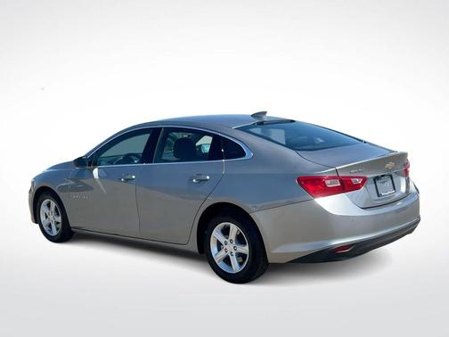 Sterling Gray Metallic 2024 Chevrolet Malibu FWD 1LT