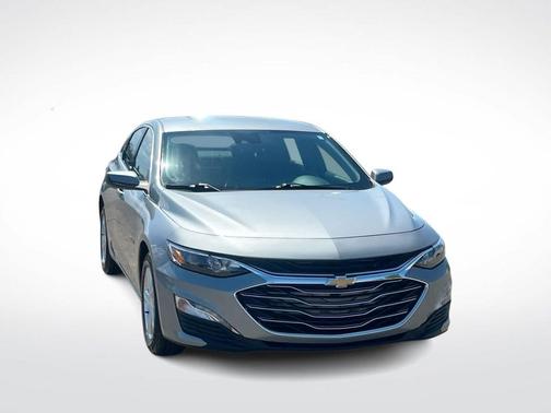Sterling Gray Metallic 2024 Chevrolet Malibu FWD 1LT