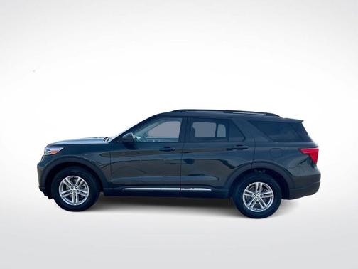 FORGED GREEN METALLIC 2023 Ford Explorer XLT