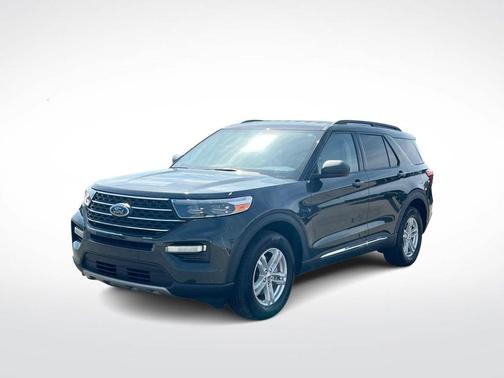 FORGED GREEN METALLIC 2023 Ford Explorer XLT