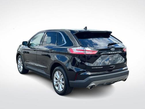 AGATE BLACK METALLIC 2024 Ford Edge Titanium
