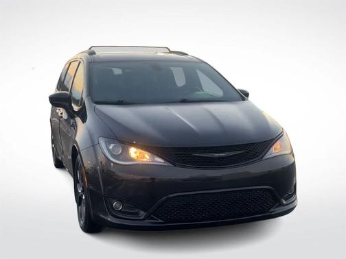 2018 Chrysler Pacifica Touring-L Plus