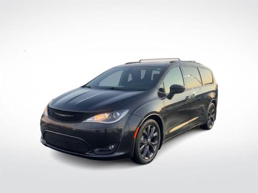 2018 Chrysler Pacifica Touring-L Plus
