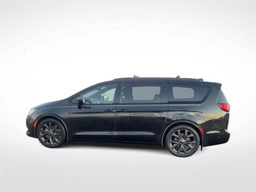 2018 Chrysler Pacifica Touring-L Plus